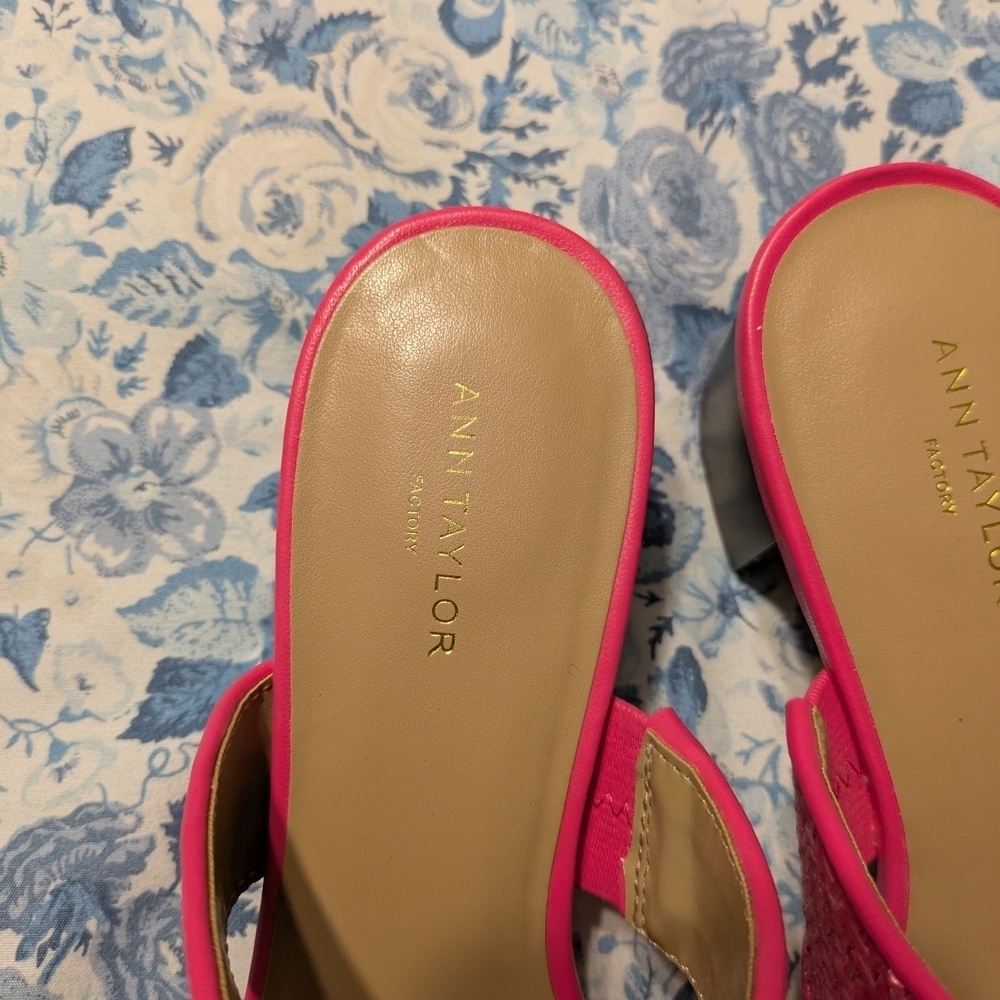 Stylish Pink Sandals - Picture 3 of 5